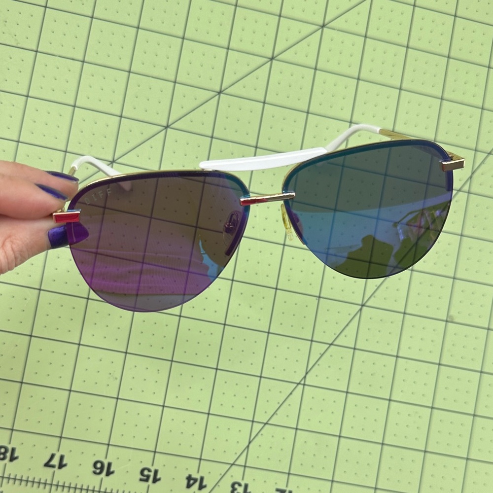 Diff Eyewear Stylish White Trim Aviator Sunglasses with Multicolor Lenses